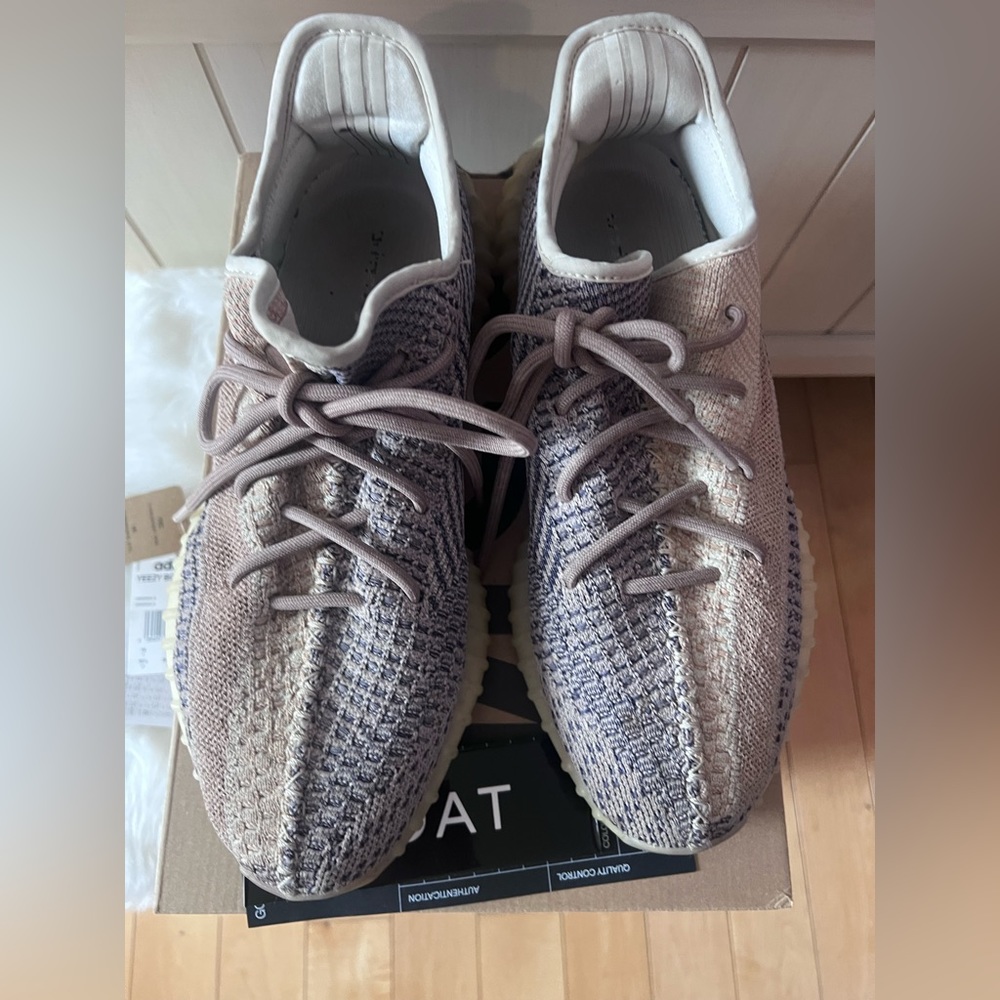 Authentic Yeezy Boost 350 V2 Ash Pearl Sneakers